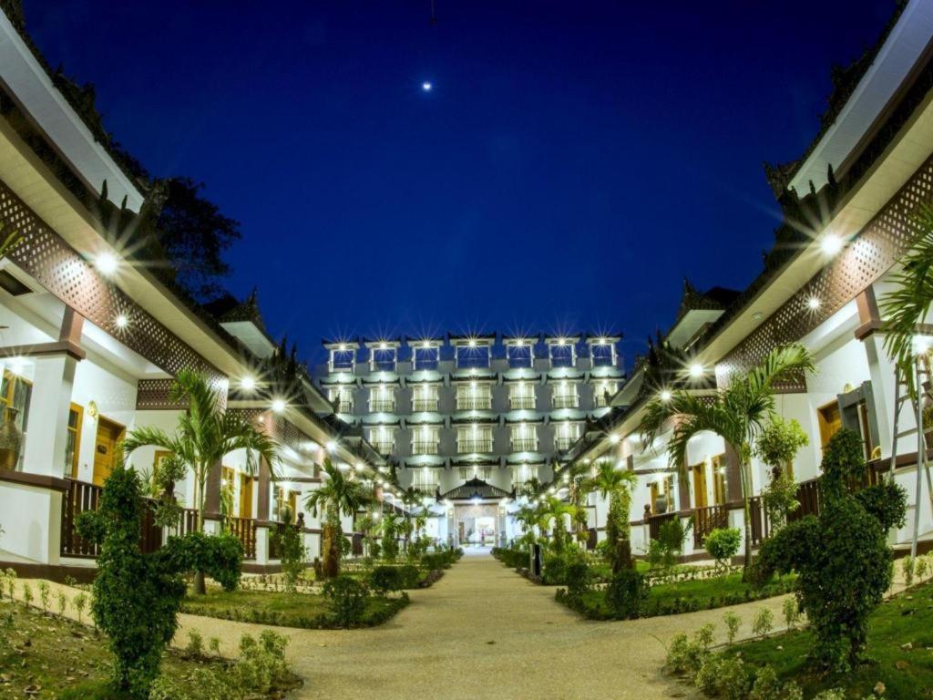 Yadanarpon Dynasty Hotel Mandalay Exterior foto